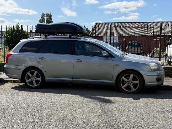 Toyota Avensis 2.2 D-4D T180 5dr