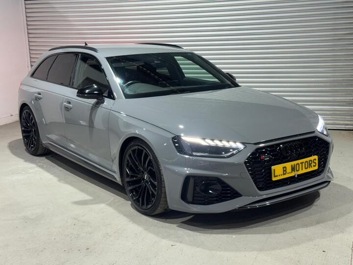 Audi RS4 Avant 2.9 TFSI V6 Carbon Black Tiptronic Quattro Euro 6 (s/s) 5dr Audi RS4 Avant 2.9 TFSI V6 Carbon Black Tiptronic Quattro Euro 6 (s/s) 5dr