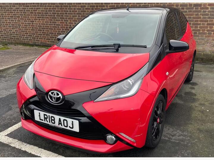 Toyota AYGO 1.0 VVT-i X-cite 4 Red Bi-Tone Euro 6 5dr
