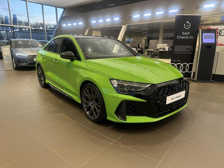 Audi RS3 2.5 TFSI Carbon Vorsprung S Tronic Quattro Euro 6 (s/s) 4dr