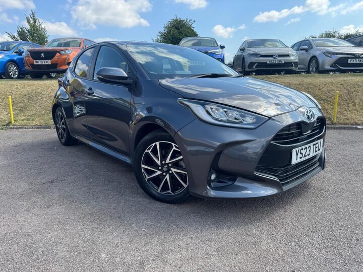 Toyota Yaris 1.5 VVT-h Design E-CVT Euro 6 (s/s) 5dr