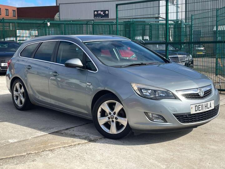 Vauxhall ASTRA 1.7 CDTi EcoFLEX SRi Sports Tourer Euro 5 5dr Vauxhall ASTRA 1.7 CDTi EcoFLEX SRi Sports Tourer Euro 5 5dr