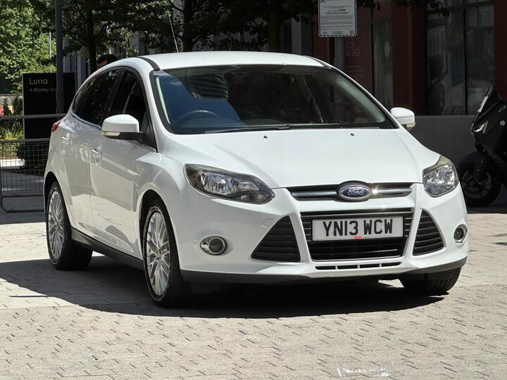 Ford Focus 1.0T EcoBoost Zetec Euro 5 (s/s) 5dr