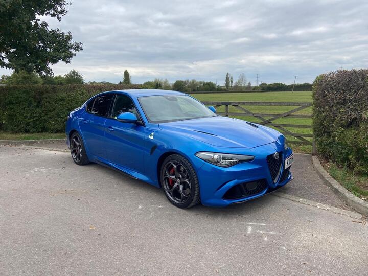 Alfa Romeo Giulia 2.9 V6 Bi-Turbo Quadrifoglio Auto Euro 6 (s/s) 4dr Alfa Romeo Giulia 2.9 V6 Bi-Turbo Quadrifoglio Auto Euro 6 (s/s) 4dr