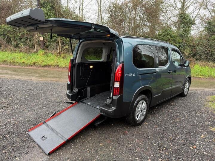 Peugeot Rifter RIFTER HORIZON RS PLUS WHEELCHAIR ACCESSIBLE VEHICLE 5 SEATS