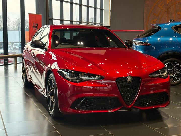 Alfa Romeo Giulia 2.0T Intensa Auto Euro 6 (s/s) 4dr