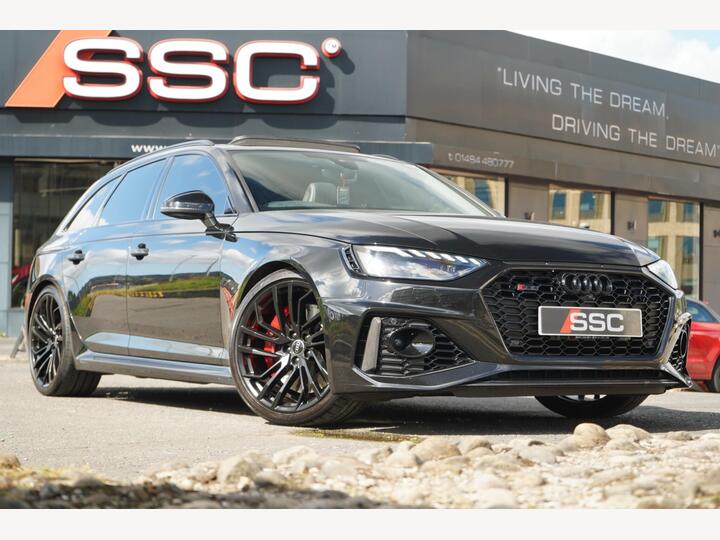 Audi RS4 Avant 2.9 TFSI V6 Carbon Black Tiptronic Quattro Euro 6 (s/s) 5dr Audi RS4 Avant 2.9 TFSI V6 Carbon Black Tiptronic Quattro Euro 6 (s/s) 5dr