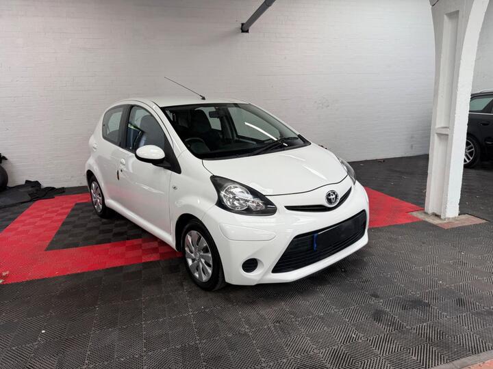 Toyota AYGO 1.0 VVT-i Ice Euro 5 5dr