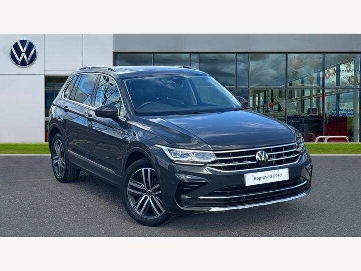 Volkswagen Tiguan 1.5 TSI Elegance DSG Euro 6 (s/s) 5dr Volkswagen Tiguan 1.5 TSI Elegance DSG Euro 6 (s/s) 5dr