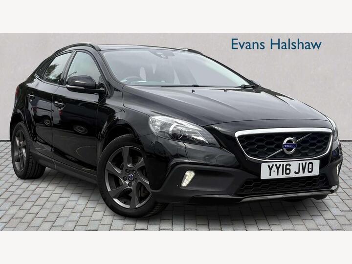 Volvo V40 DIESEL HATCHBACK 2.0 D2 Lux Auto Euro 6 (s/s) 5dr Volvo V40 DIESEL HATCHBACK 2.0 D2 Lux Auto Euro 6 (s/s) 5dr