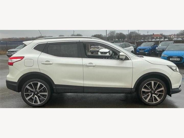 Nissan Qashqai 1.2 DIG-T Tekna 2WD Euro 6 (s/s) 5dr