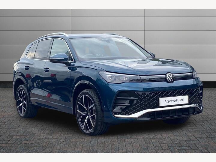 Volkswagen Tiguan 1.5 TSI EHybrid 19.7kWh R-Line DSG Euro 6 (s/s) 5dr Volkswagen Tiguan 1.5 TSI EHybrid 19.7kWh R-Line DSG Euro 6 (s/s) 5dr