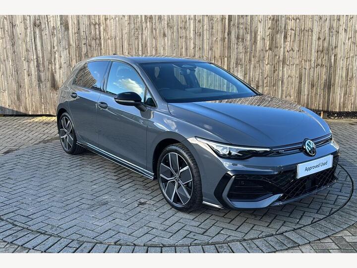 Volkswagen Golf 1.5 TSI Black Edition Euro 6 (s/s) 5dr Volkswagen Golf 1.5 TSI Black Edition Euro 6 (s/s) 5dr