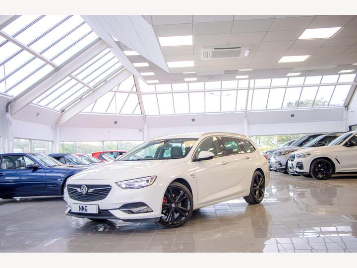 Vauxhall INSIGNIA 2.0 Turbo D BlueInjection Elite Nav Sports Tourer Euro 6 (s/s) 5dr Vauxhall INSIGNIA 2.0 Turbo D BlueInjection Elite Nav Sports Tourer Euro 6 (s/s) 5dr