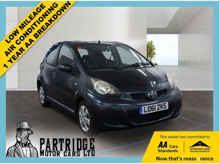 Toyota AYGO 1.0 VVT-i Ice Euro 5 5dr
