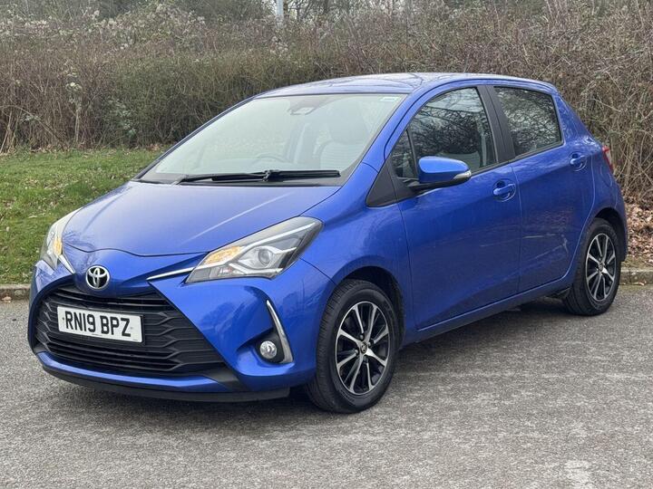 Toyota YARIS 1.5 VVT-i Icon Tech Euro 6 5dr