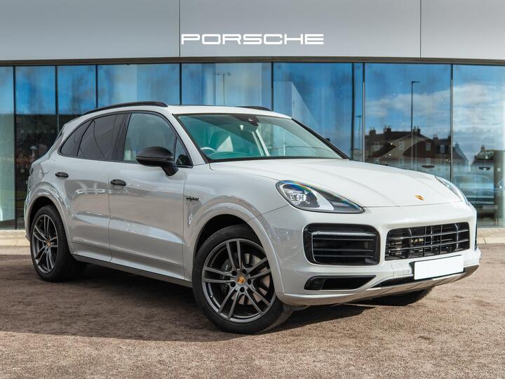 Porsche Cayenne 3.0 V6 E-Hybrid 17.9kWh Platinum Edition TiptronicS 4WD Euro 6 (s/s) 5dr (3.6kW Charger) Porsche Cayenne 3.0 V6 E-Hybrid 17.9kWh Platinum Edition TiptronicS 4WD Euro 6 (s/s) 5dr (3.6kW Charger)