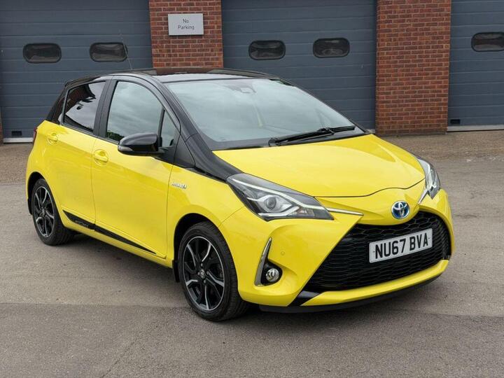 Toyota Yaris 1.5 VVT-h Yellow Bi-Tone Limited Edition E-CVT Euro 6 (s/s) 5dr