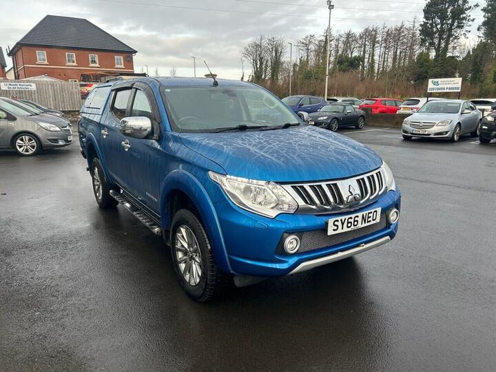 Mitsubishi L200 2.4 DI-D DC Barbarian 4WD Euro 5 4dr Mitsubishi L200 2.4 DI-D DC Barbarian 4WD Euro 5 4dr