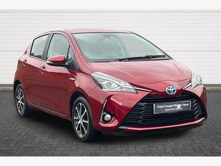 Toyota YARIS 1.5 VVT-h Icon Tech E-CVT Euro 6 (s/s) 5dr