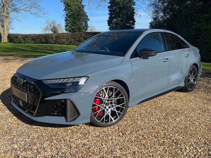 Audi RS3 2.5 TFSI Carbon Vorsprung S Tronic Quattro Euro 6 (s/s) 4dr
