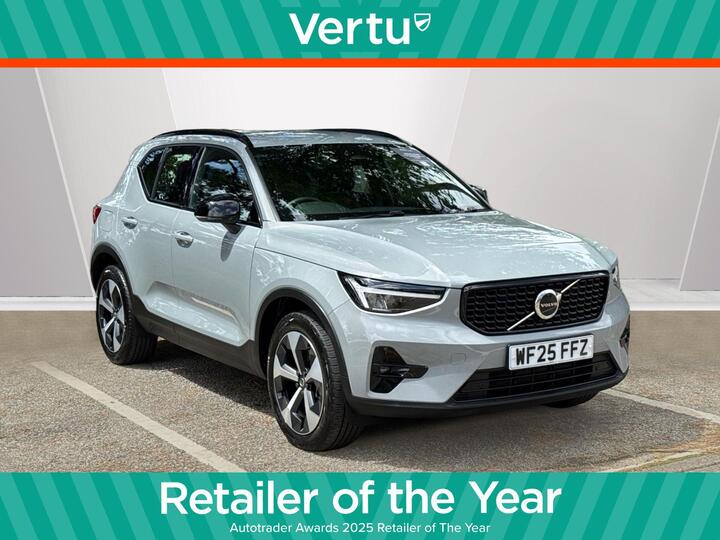 Volvo XC40 2.0 B3 MHEV Plus Dark DCT Auto Euro 6 (s/s) 5dr