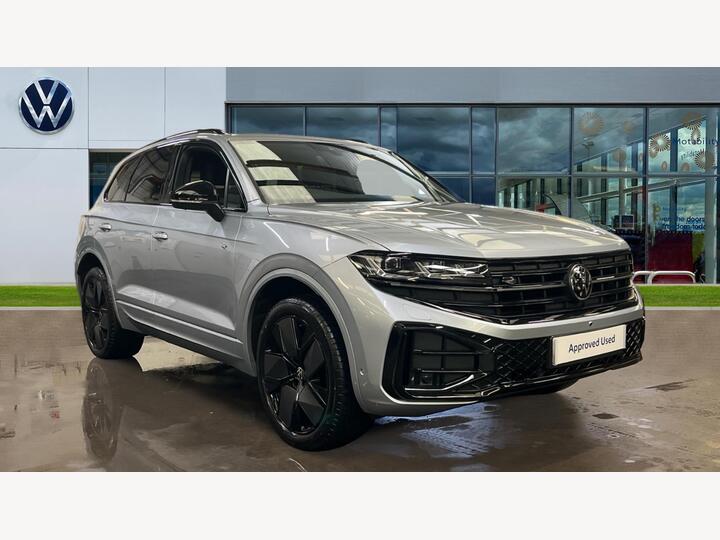 Volkswagen Touareg 3.0 TDI V6 Black Edition Tiptronic 4Motion Euro 6 (s/s) 5dr Volkswagen Touareg 3.0 TDI V6 Black Edition Tiptronic 4Motion Euro 6 (s/s) 5dr