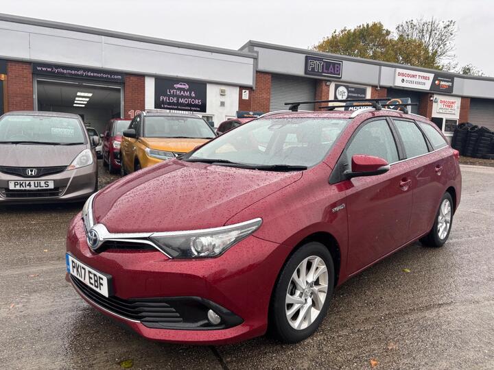 Toyota Auris 1.8 VVT-h Business Edition Touring Sports CVT Euro 6 (s/s) 5dr (Safety Sense)
