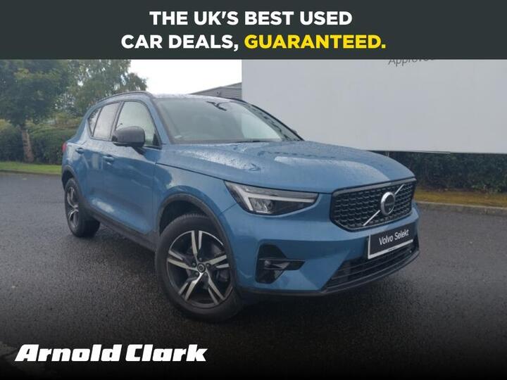 Volvo XC40 2.0 B3 MHEV Plus Dark DCT Auto Euro 6 (s/s) 5dr