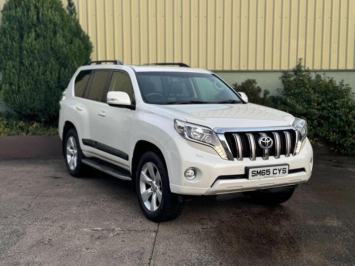 Toyota LAND CRUISER 3.0 D-4D Invincible Auto 4WD Euro 5 5dr (7 Seats)