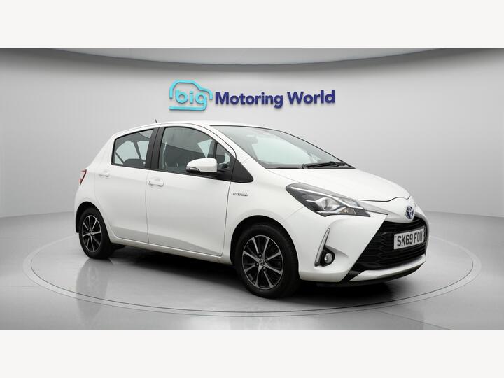 Toyota Yaris 1.5 VVT-h Icon Tech E-CVT Euro 6 (s/s) 5dr