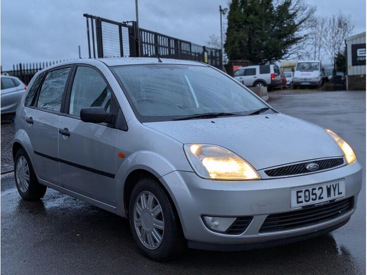 Ford Fiesta 1.6 Ghia 5dr