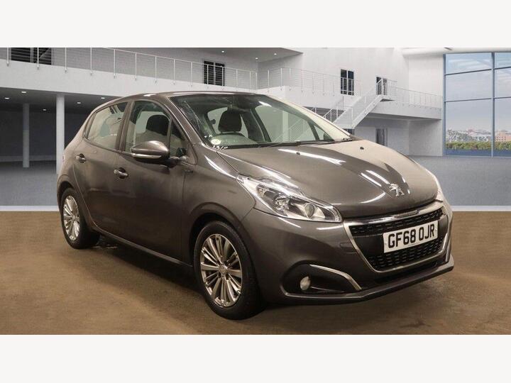 Peugeot 208 1.2 PureTech Signature Euro 6 (s/s) 5dr Peugeot 208 1.2 PureTech Signature Euro 6 (s/s) 5dr