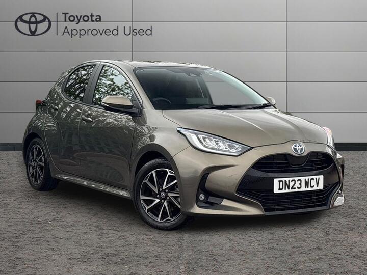 Toyota Yaris 1.5 VVT-h Design E-CVT Euro 6 (s/s) 5dr