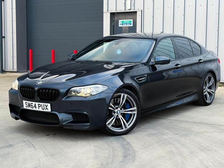 BMW M5 4.4 V8 DCT Euro 6 (s/s) 4dr