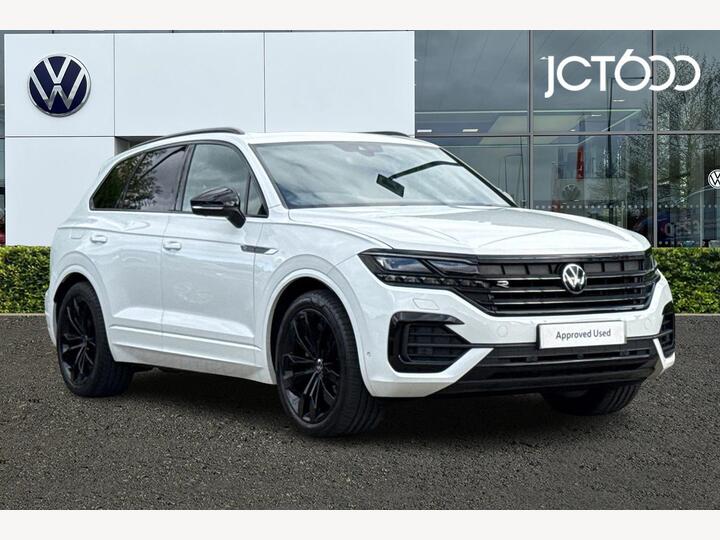 Volkswagen Touareg 3.0 TDI V6 Black Edition Tiptronic 4Motion Euro 6 (s/s) 5dr Volkswagen Touareg 3.0 TDI V6 Black Edition Tiptronic 4Motion Euro 6 (s/s) 5dr