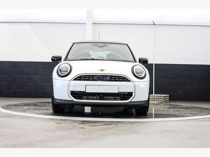 MINI Cooper 1.5C Classic Steptronic Euro 6 (s/s) 3dr