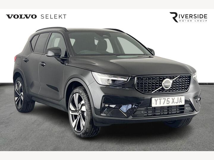 Volvo XC40 2.0 B3 MHEV Plus Dark DCT Auto Euro 6 (s/s) 5dr