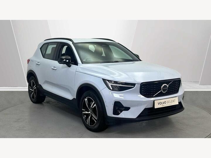 Volvo XC40 2.0 B4 MHEV Plus Dark DCT Auto Euro 6 (s/s) 5dr
