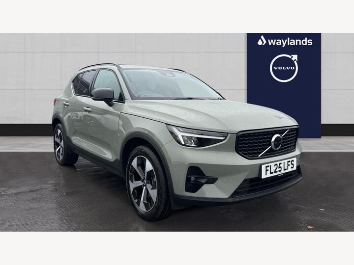 Volvo XC40 2.0 B3 MHEV Plus DCT Auto Euro 6 (s/s) 5dr