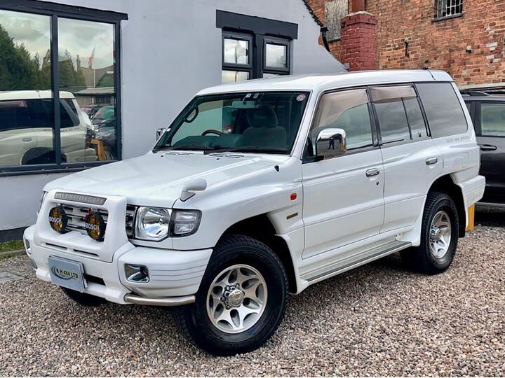 Mitsubishi Pajero Exceed 3.5 V6 GDI Automatic 4WD