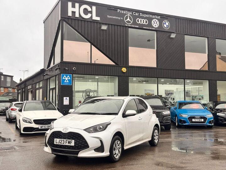 Toyota Yaris 1.5 VVT-i Design Hatchback 5dr Petrol CVT Euro 6 (111 Ps)