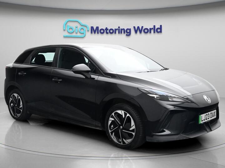 MG MG4 64kWh SE Long Range Auto 5dr