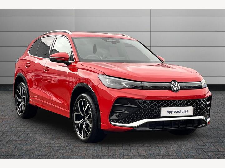 Volkswagen Tiguan 1.5 TSI EHybrid 19.7kWh R-Line DSG Euro 6 (s/s) 5dr Volkswagen Tiguan 1.5 TSI EHybrid 19.7kWh R-Line DSG Euro 6 (s/s) 5dr