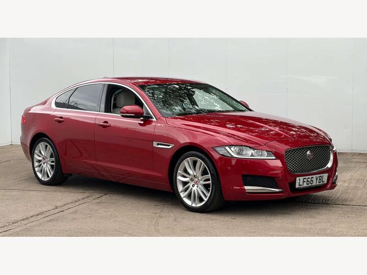 Jaguar XF 2.0d Portfolio Auto Euro 6 (s/s) 4dr