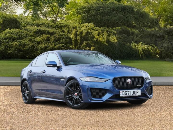 Jaguar XE 2.0 P250i R-Dynamic SE