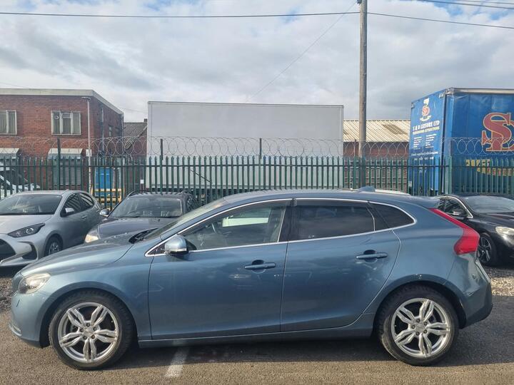 Volvo V40 SAT NAV PETROL LOW MILES AUTO ULEZ