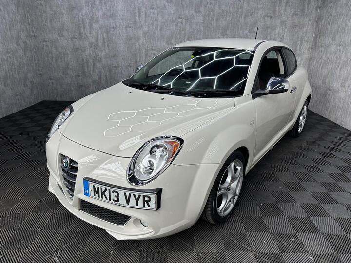 Alfa Romeo MiTo 1.3 JTDM-2 Distinctive Euro 5 (s/s) 3dr Alfa Romeo MiTo 1.3 JTDM-2 Distinctive Euro 5 (s/s) 3dr