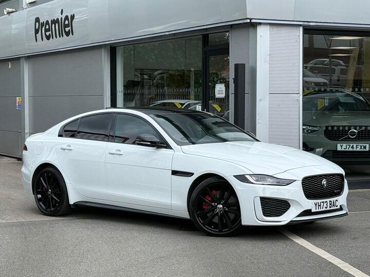 Jaguar XE DIESEL SALOON 2.0 D200 MHEV R-Dynamic SE Black Auto Euro 6 (s/s) 4dr