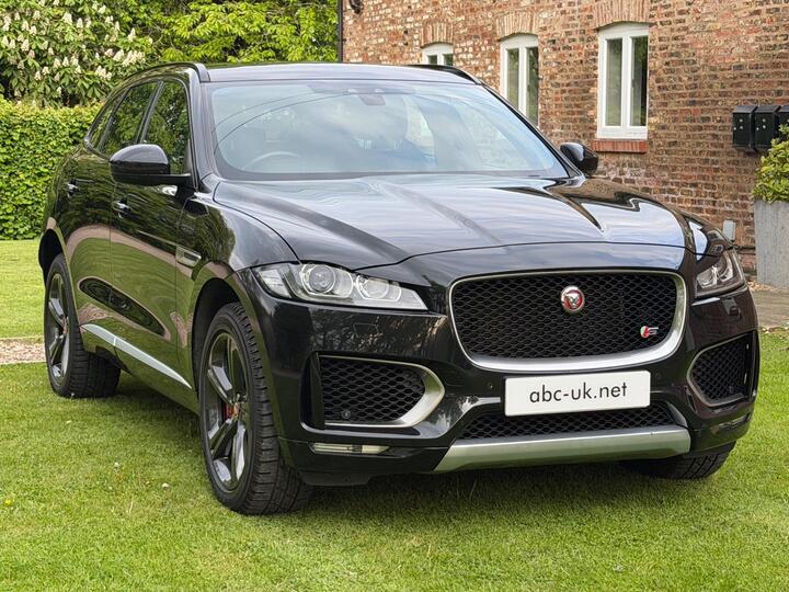 Jaguar F-PACE 3.0 D300 V6 S Auto AWD Euro 6 (s/s) 5dr